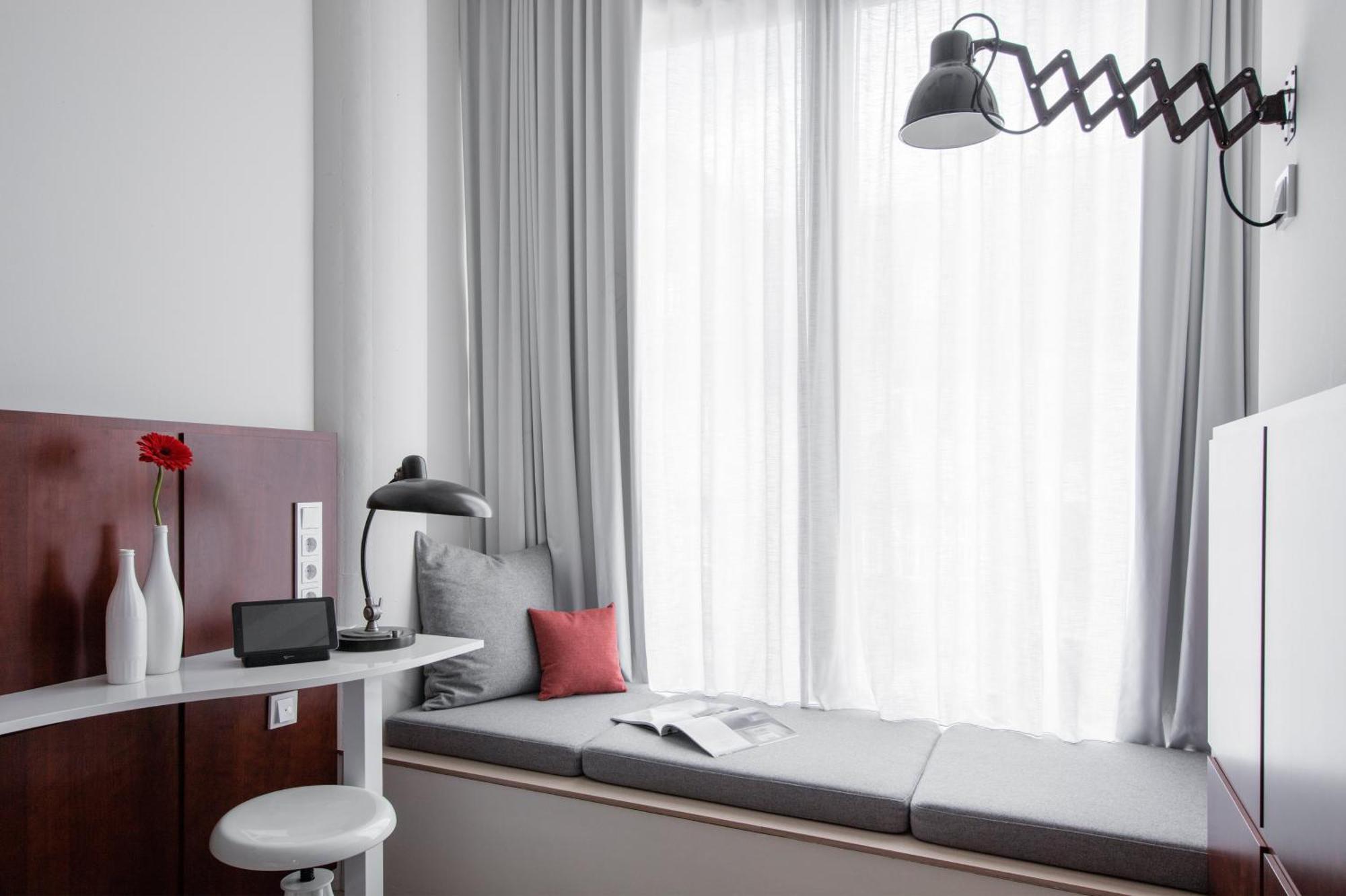 Ruby Lilly Hotel